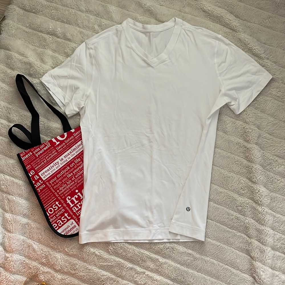 Lululemon Men’s V-Neck Short Sleeve T Shirt